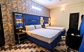 Royal Tree Hotel